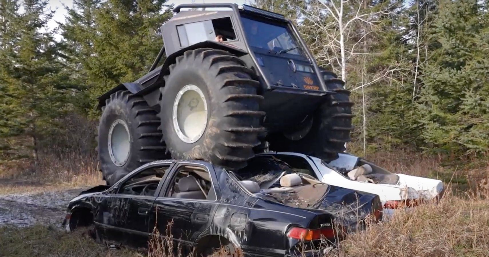 映画 CONGO-NET TRAP VEHICLE 入手困難レア!! Sherp-Crushing-Cars.jpg?w=1200