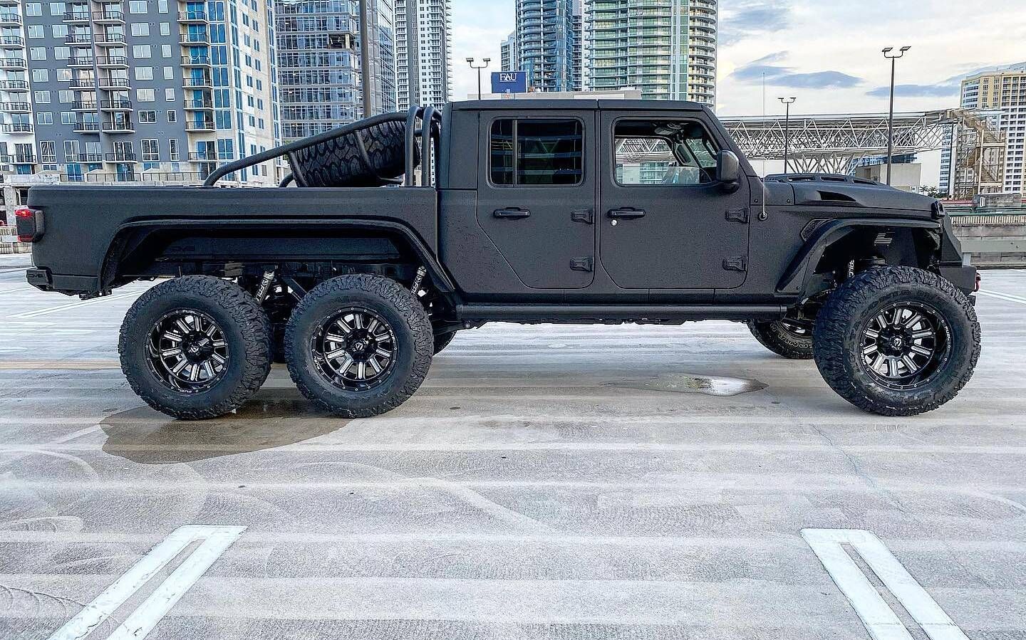 This Shop Chops 2021 Jeep Gladiators In Half To Make Kevlar-Coated