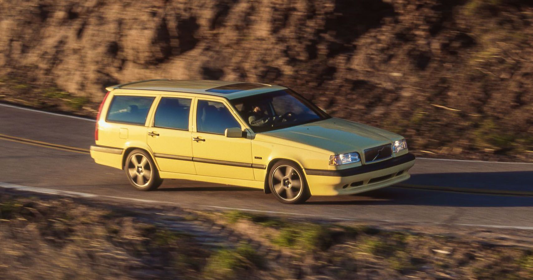 A Detailed Look Back At The Legendary Volvo 850 T-5R Station Wagon