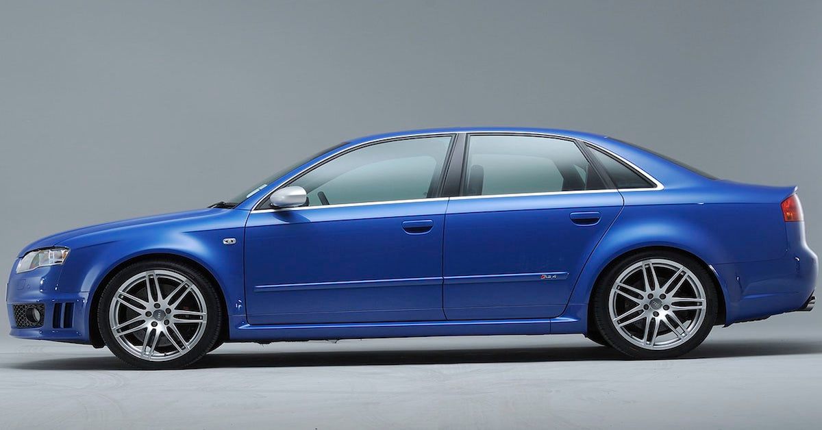Audi RS4 B7 2006 スプリントブルー 1/18 Audi RS4 B7 2006 スプリントブルー 1/18 Audi A4 B7 Limousine