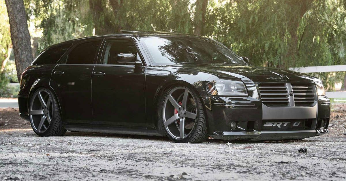 Here's Why The Dodge Magnum SRT8 Is A Forgettable Muscle Wagon