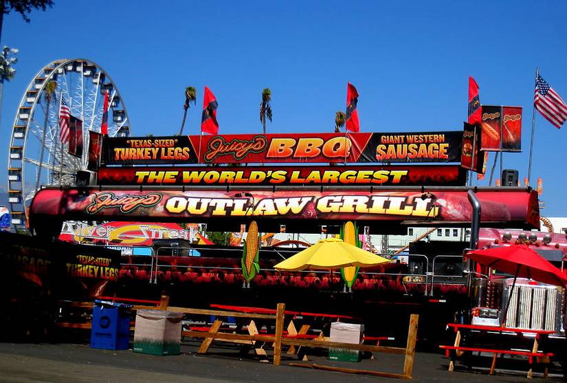 Big Rigs Bbq These Custom Big Rigs Were Converted Into The World's Largest ...