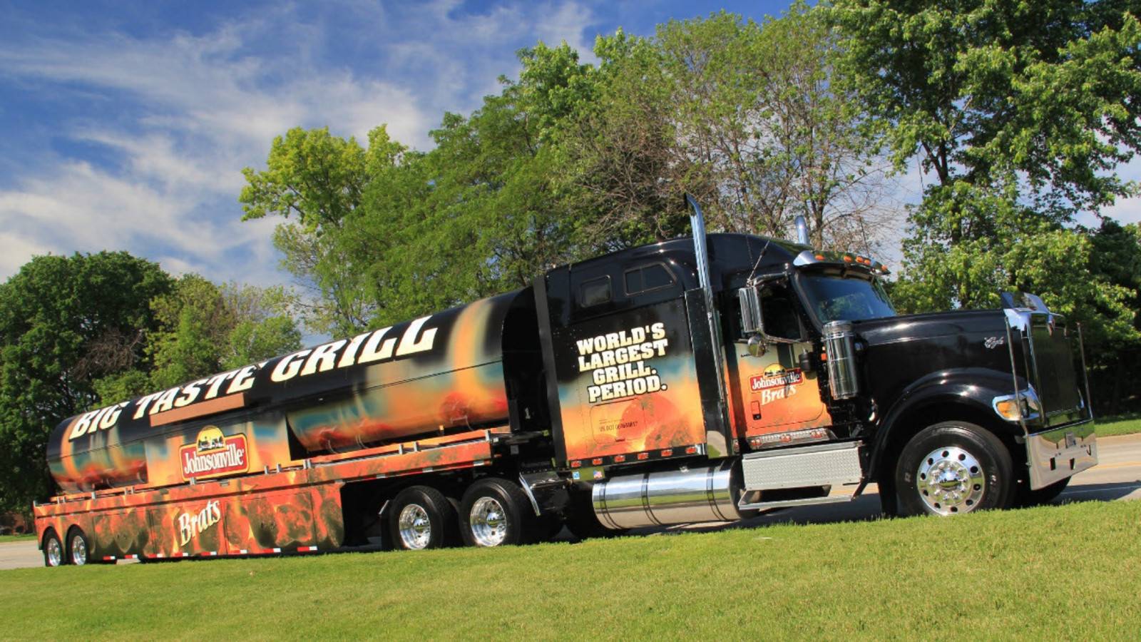 These Custom Big Rigs Were Converted Into The World's Largest ...