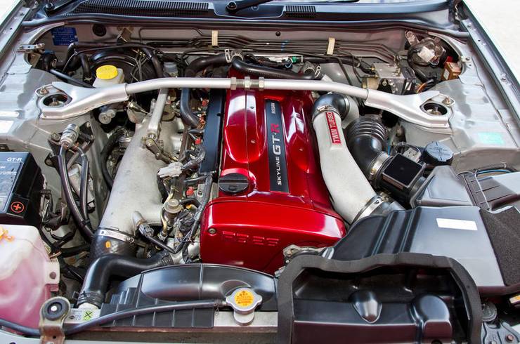 Here S The Coolest Feature Of The Nissan Skyline R34 Hotcars Here S The Coolest Feature Of The Nissan Skyline R34 Hotcars
