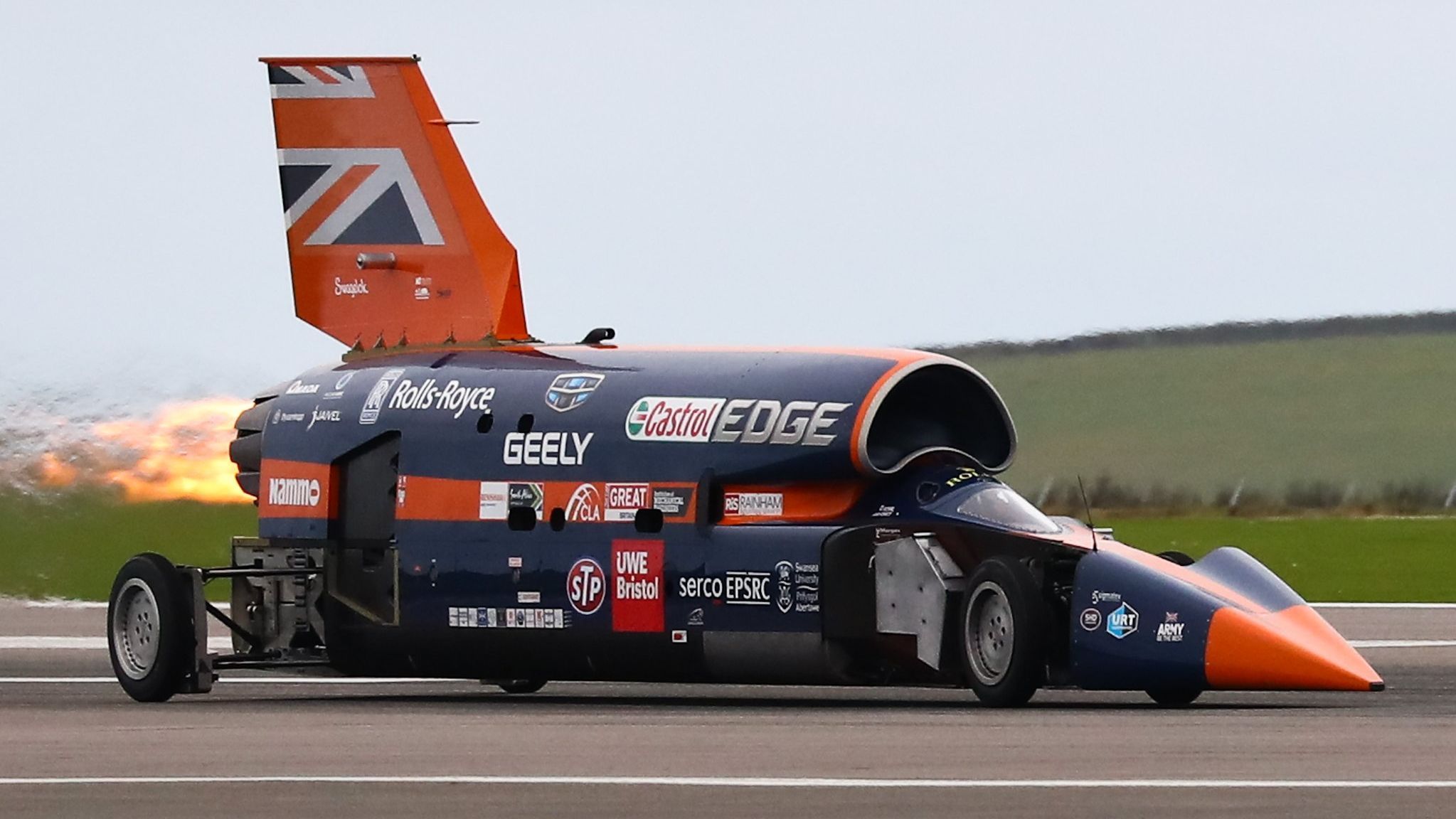 額縁 Bloodhound SSC Wheels of Bloodhound SSC world land speed record attempt car