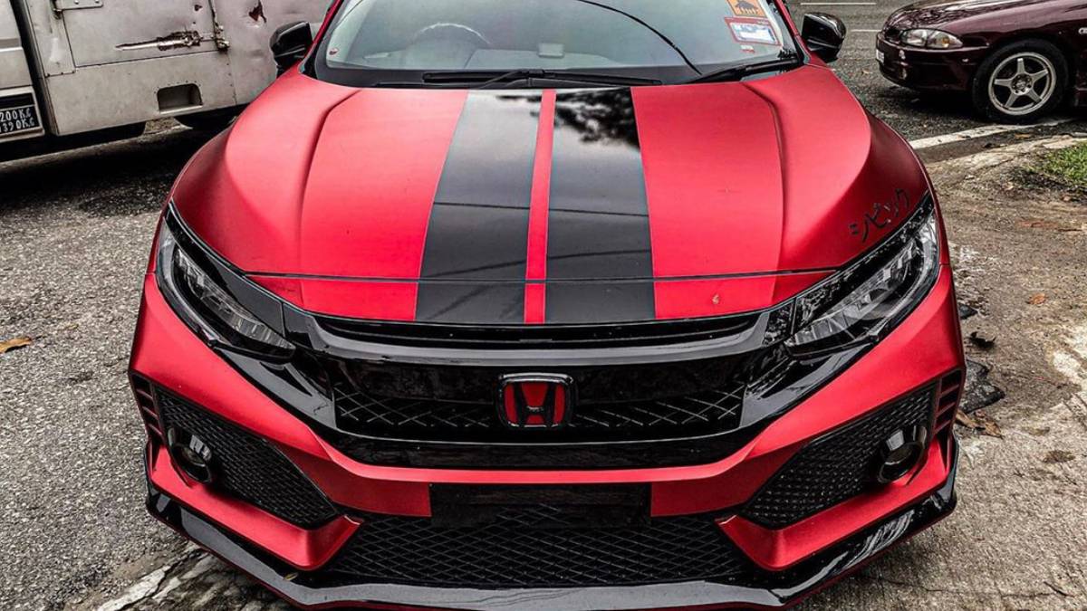 These Japanese Cars Look Amazing With Racing Stripes