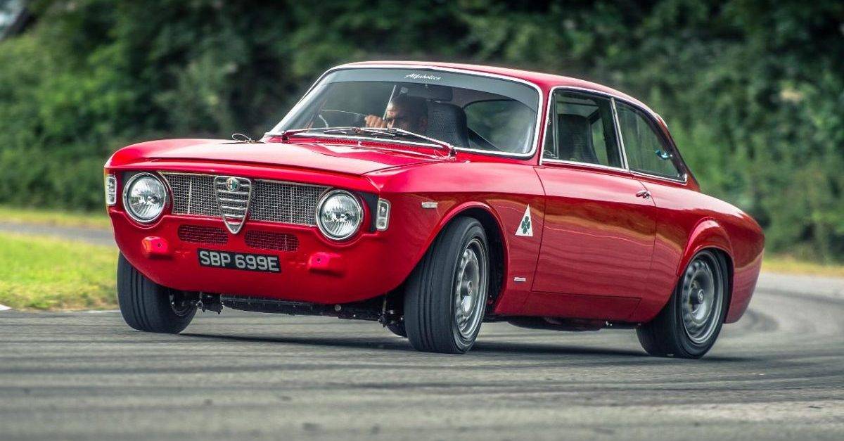 10 Italian Sports Cars That Look Much Better Than They Perform