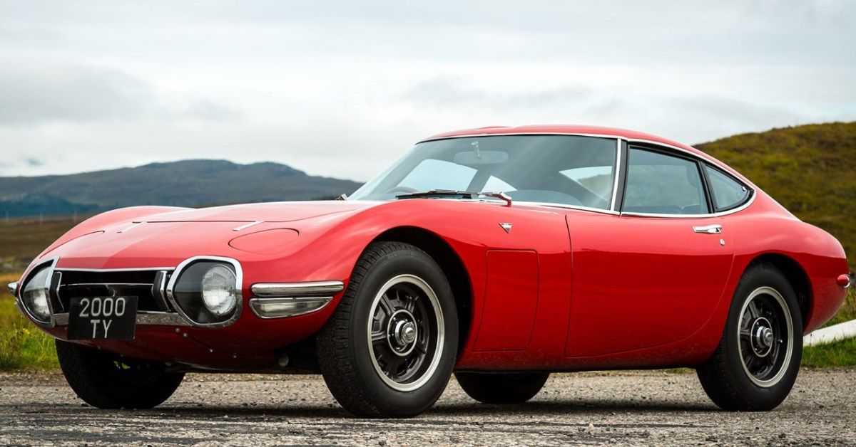 Battle Of Icons: The Jaguar E-Type Vs Toyota 2000GT | HotCars