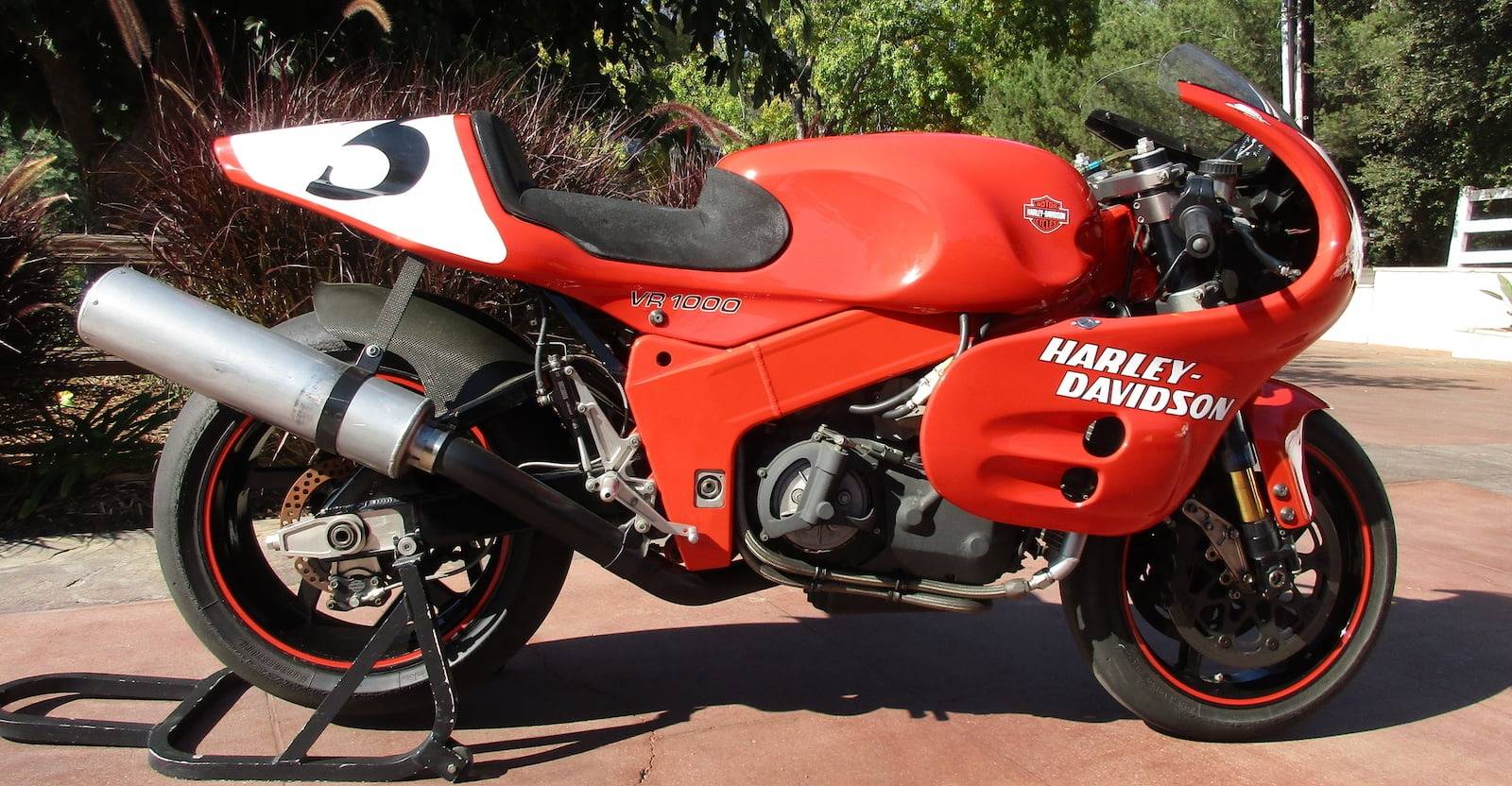 5 Fastest Japanese Motorcycles Of The ’90s (And 5 American We’d Rather Buy)