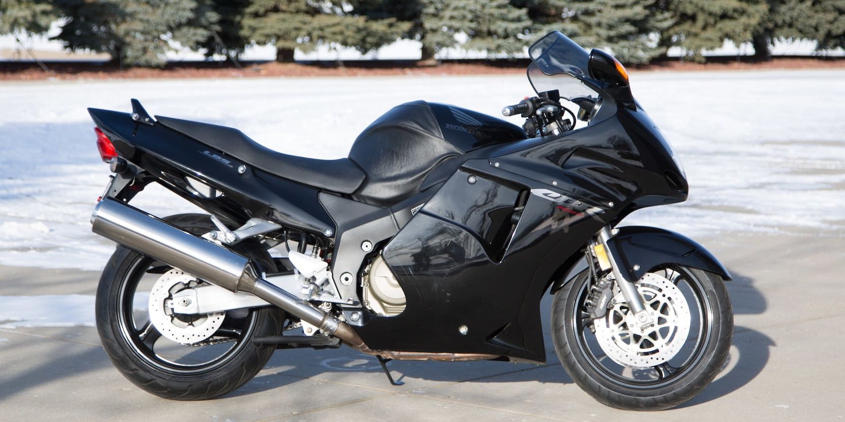 5 Fastest Japanese Motorcycles Of The '90s (And 5 American We'd