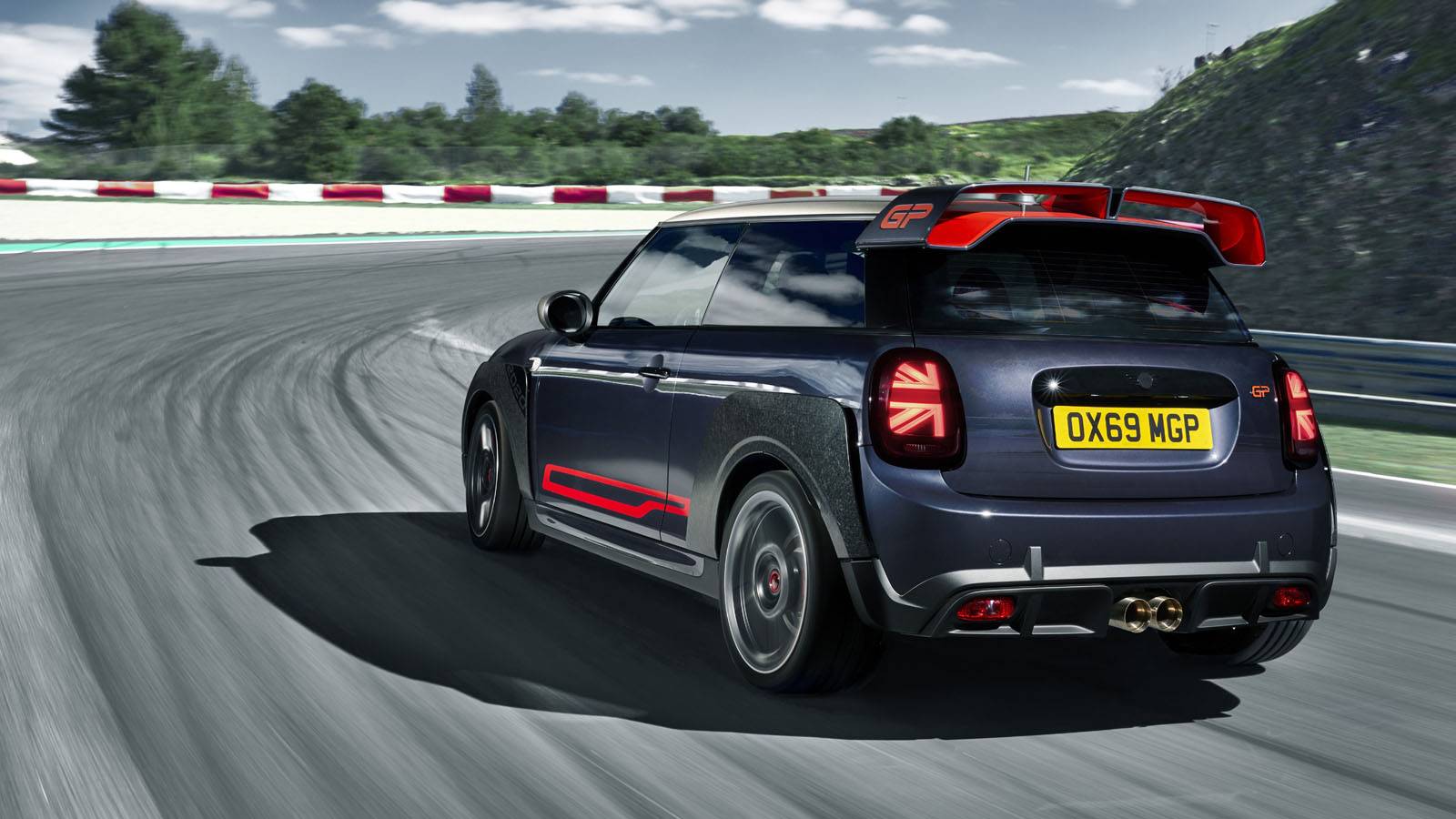 8 Reasons Why We Love The Modern Minis (2 Reasons Why We'd Never Buy One)