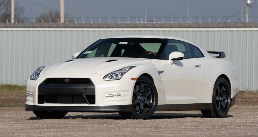 Why Porsche 911 Was The Driving Force That Created The Nissan R35 GT-R