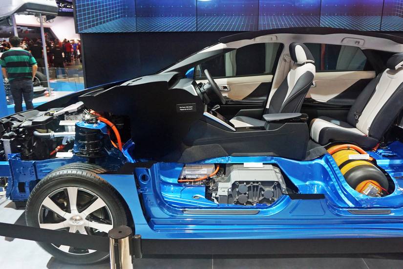 8 Reasons Why The Future Of Trucking May Be The Hydrogen Fuel Cell