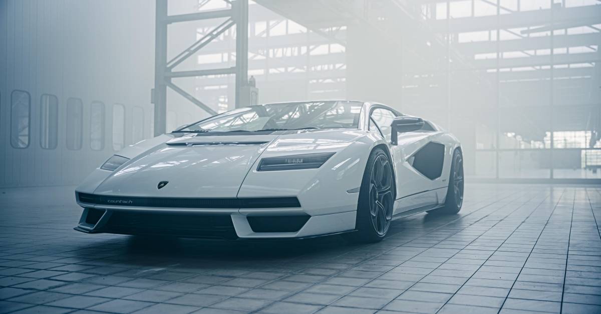 The Ins And Outs Of Lamborghini's New Countach LPI 800-4