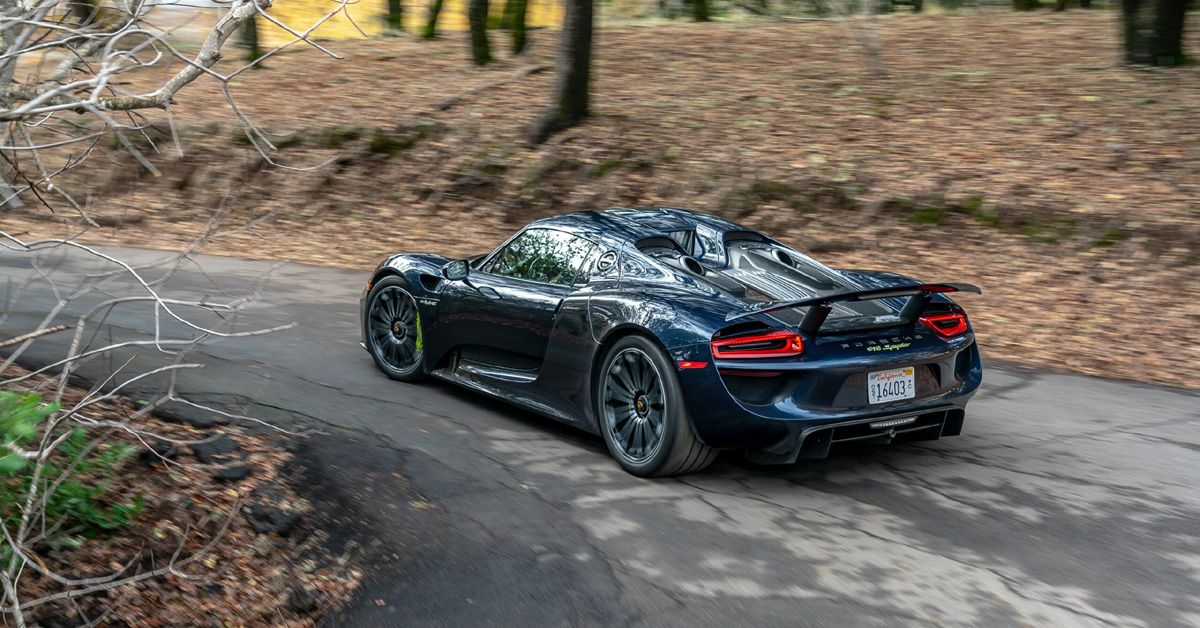 Here's What We Love About The 2015 Porsche 918 Spyder