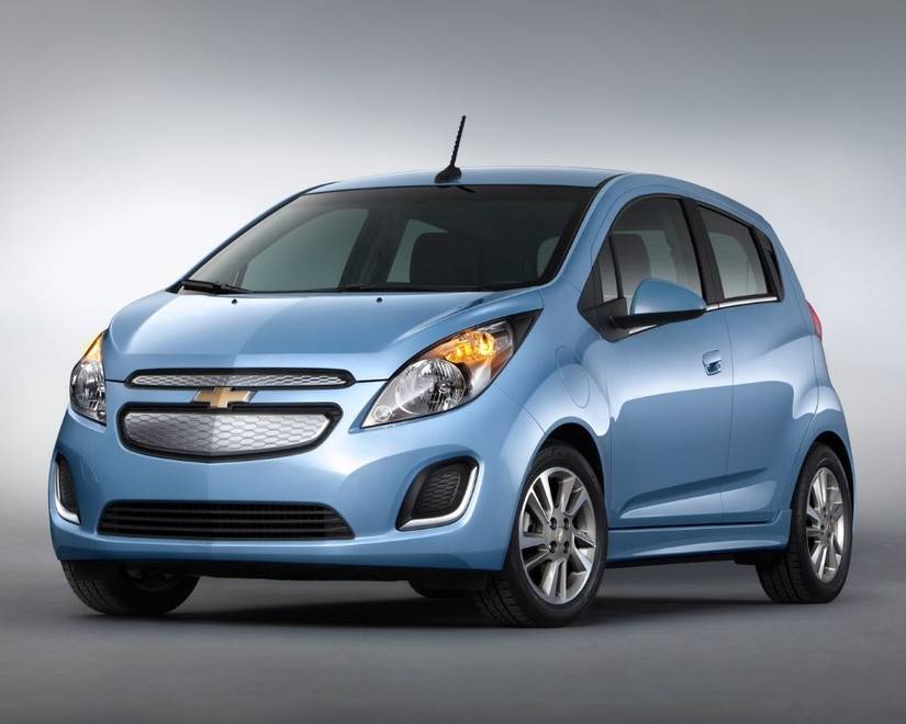 Here's How The Chevy Spark EV Manages Traffic Like A Boss