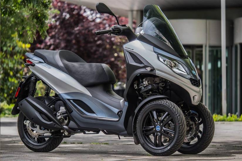 9 Reasons Why Maxi Scooters Are Awesome (1 Reason Why We Wouldn't Buy One)