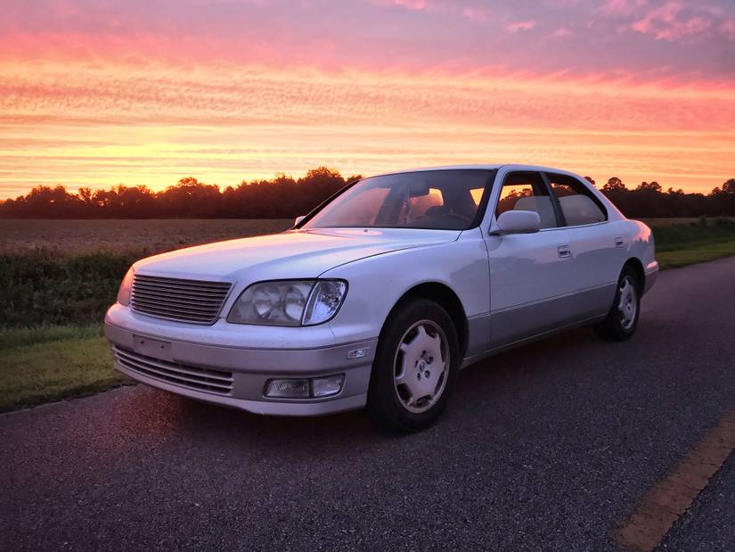 Here's Why The Lexus LS400 Is A Great Drift Platform