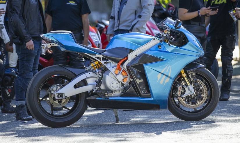 These Are The Features That Make The Lightning Strike Motorcycle So ...