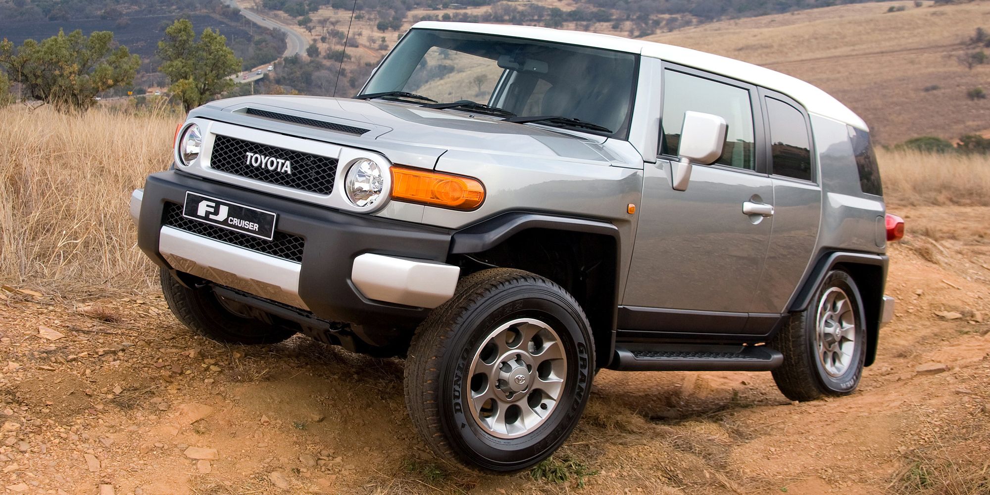 The front of the FJ Cruiser rock crawling