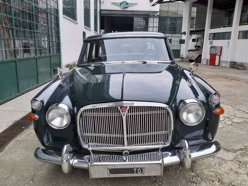 English Muscle: An Overview Of The Rover V8