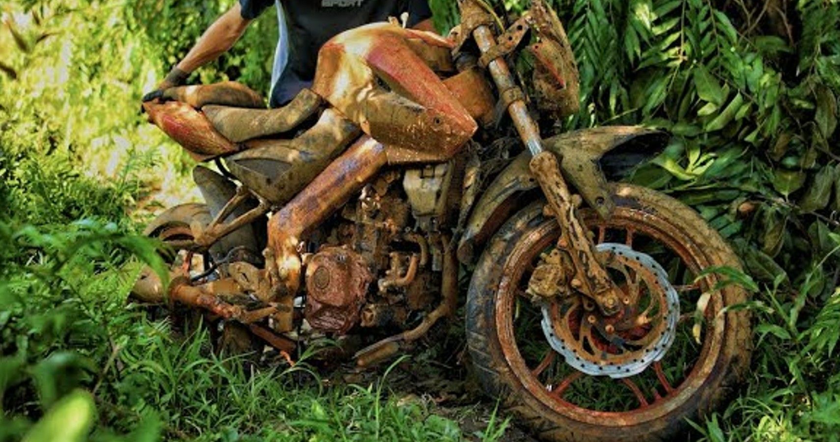 Watch Someone Turn This Rusty Kawasaki Motorcycle Into A Stunning