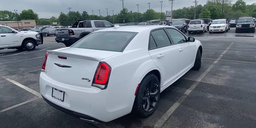 Here's Everything You Should Know About The 2021 Chrysler 300