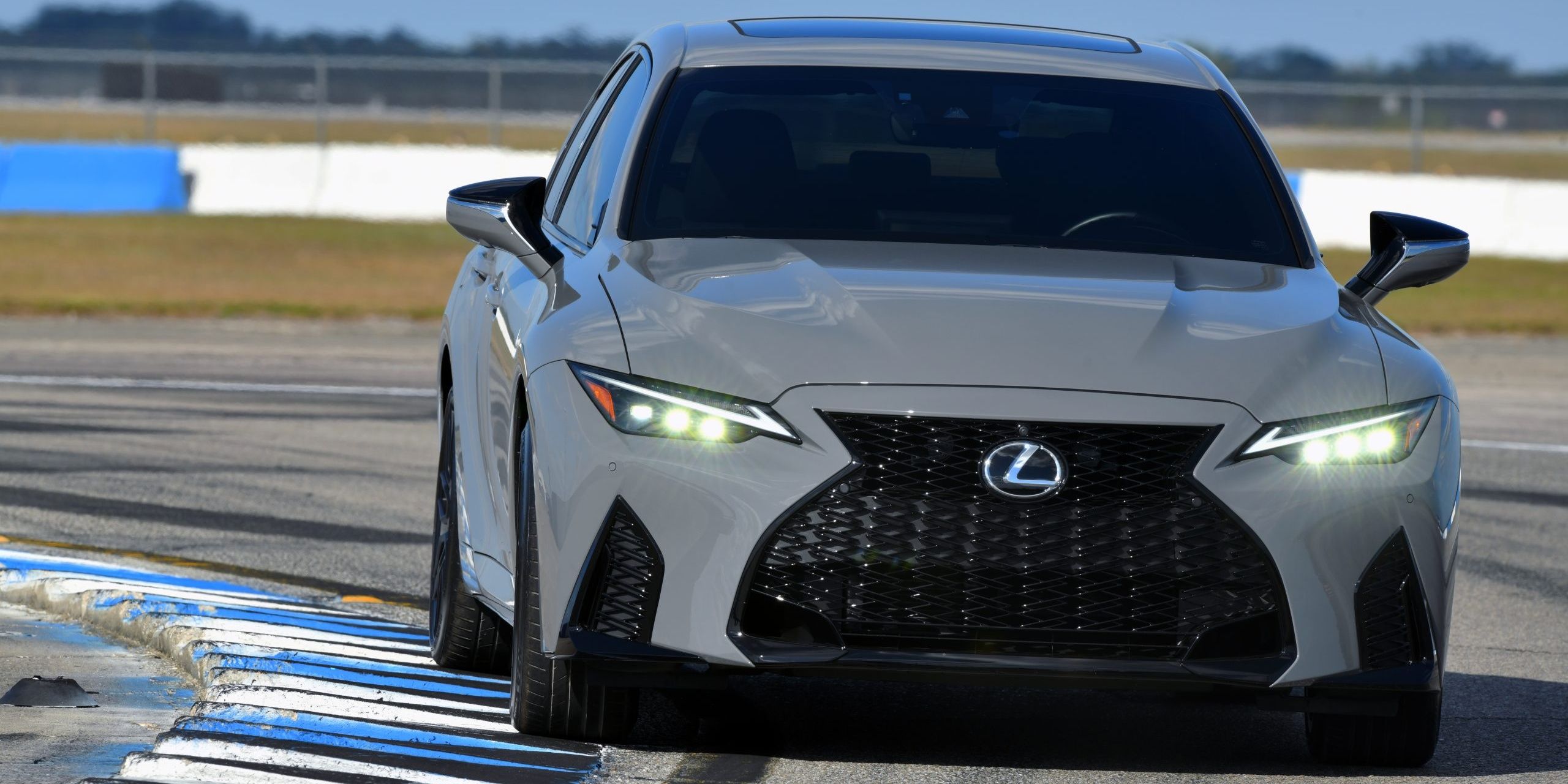 京商 LEXUS IS500 \"F SPORT Performance\" View Photos of the 2022 Lexus IS500 F Sport Performance