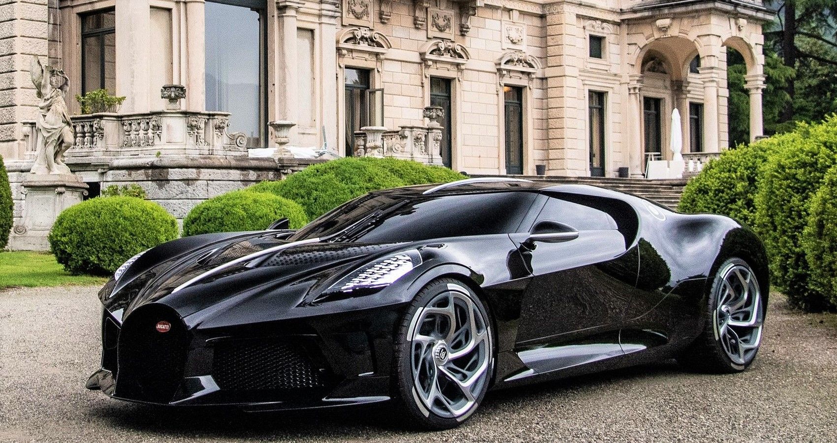 Bugatti O Carro Preto - Frente