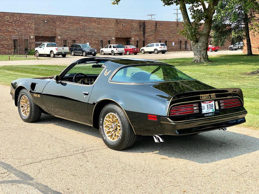 新品 1977 Pontiac Trans Am 1977 Pontiac Trans Am SE With 15 Miles Is A Gilt-Edged Classic