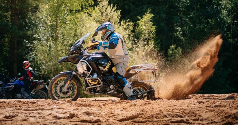 Adventure Kings: 2022 Triumph Tiger 1200 Vs BMW R 1250 GS