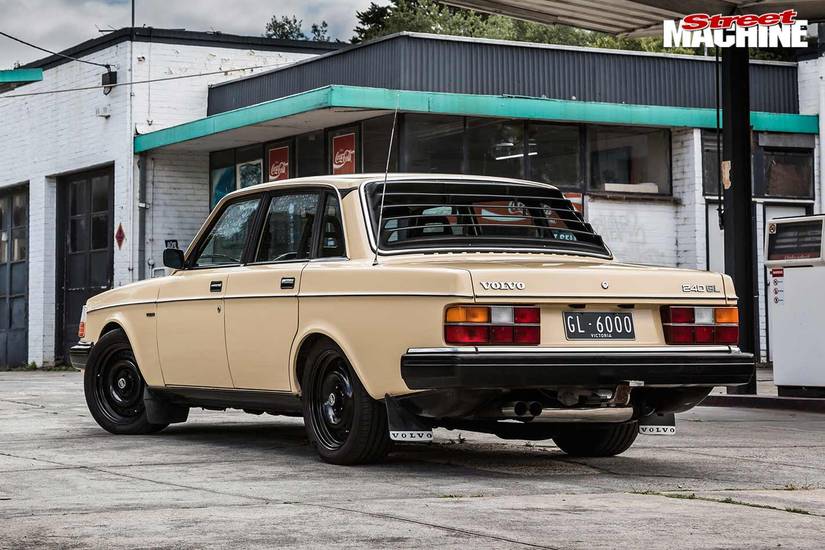 10 Reasons Why Every Gearhead Should Own A Volvo 240
