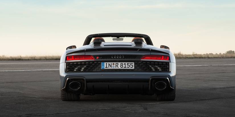 Here's How The 2022 Audi R8 Stacks Up Against The Competition