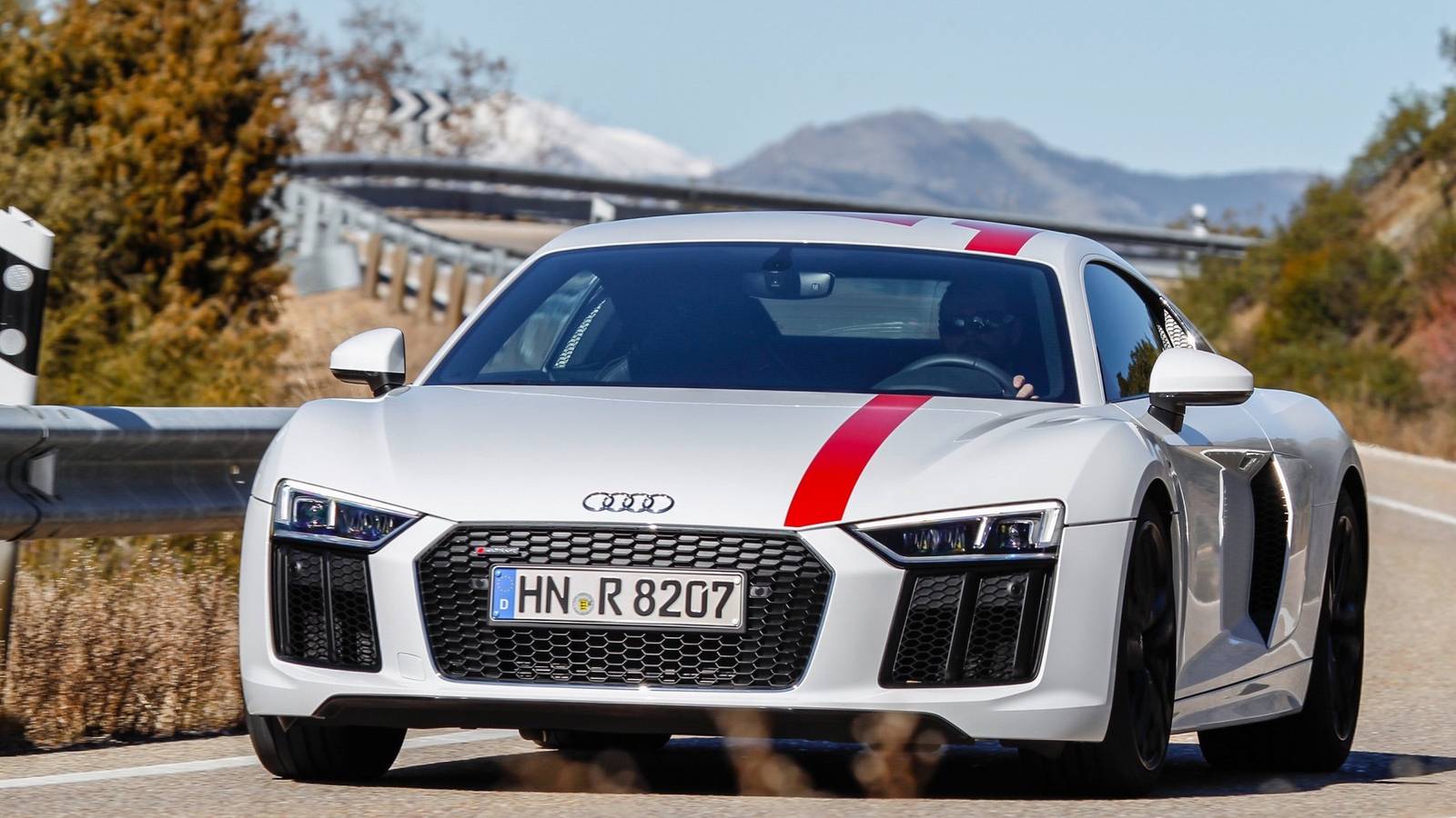 The Best Features Of The 2018 Audi R8