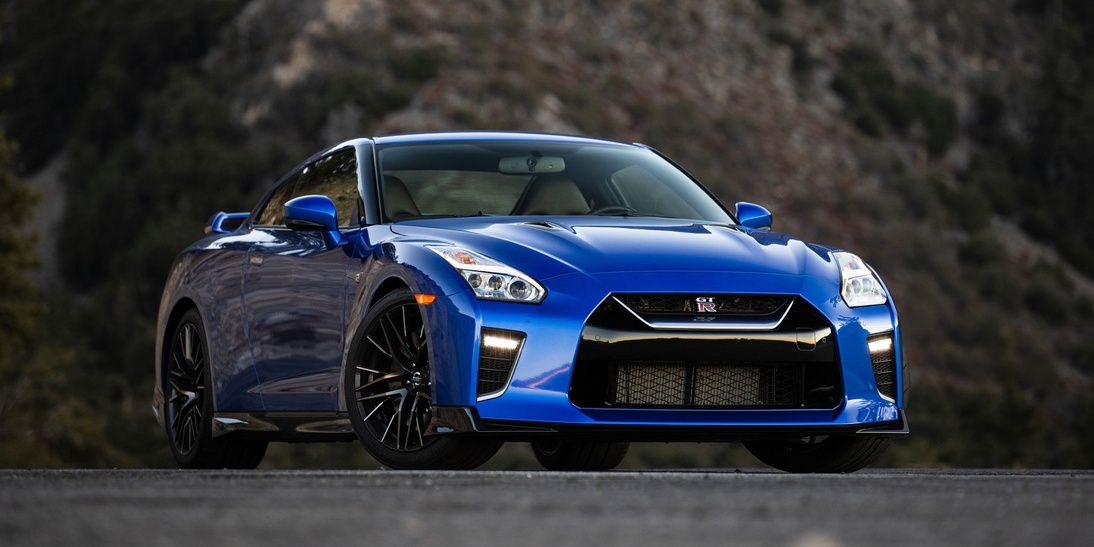5 Reasons Why We'd Rather Buy An R35 Nissan GT-R Than An Italian