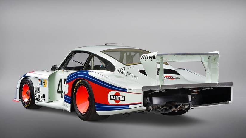 A Detailed Look at the Porsche 935