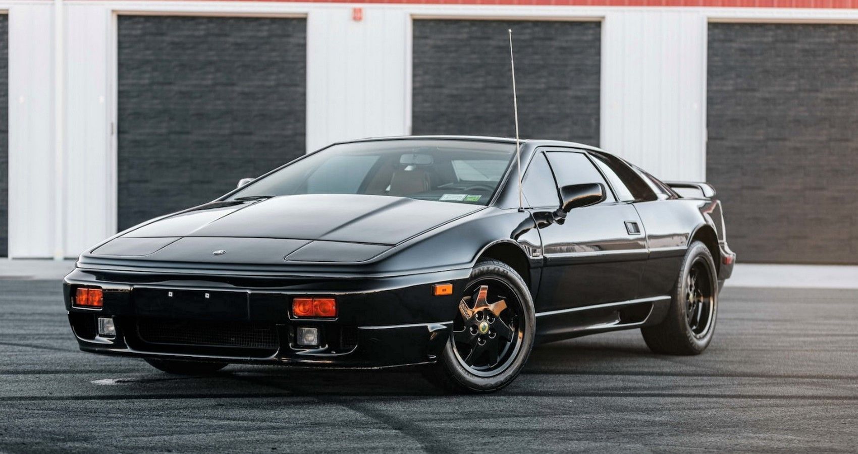 Here's Why You Should Steer Clear Of The Stunning Lotus Esprit Turbo