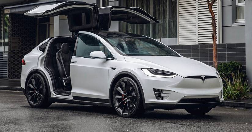 10 Car Features Everyone Loves But No One Needs