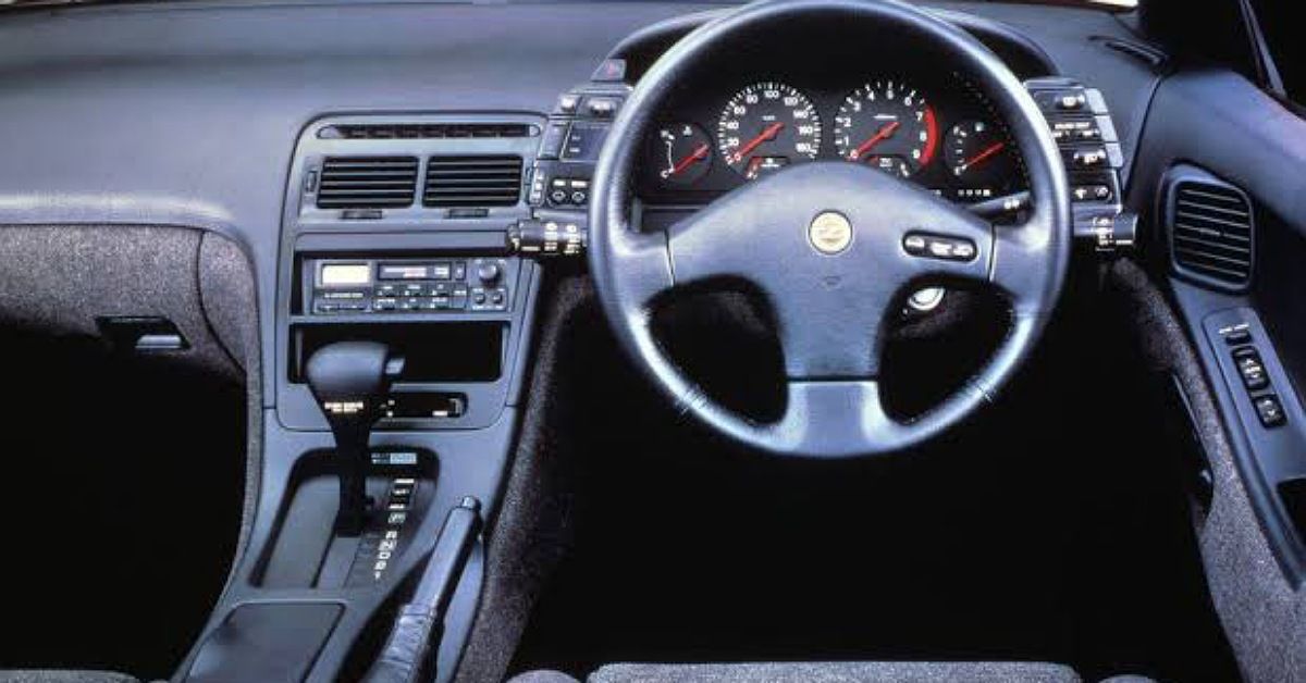 内装 A Detailed Look At The Nissan 300ZX Twin-Turbo