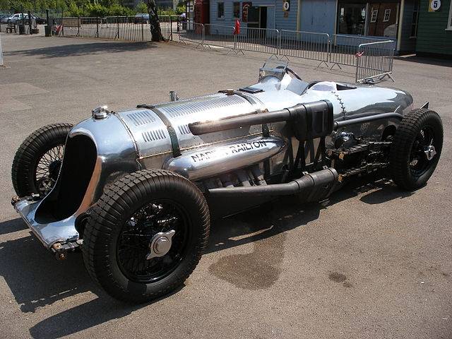 10 Largest Engines British Manufacturers Ever Put In Their Cars