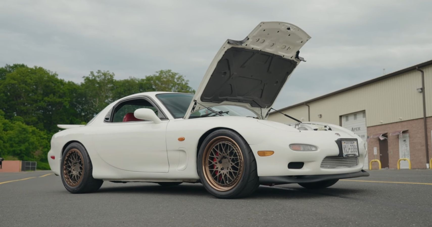 Crazy Third Generation Mazda RX-7 On That Racing Channel