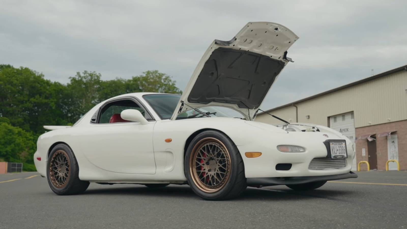 Crazy Third Generation Mazda RX-7 On That Racing Channel