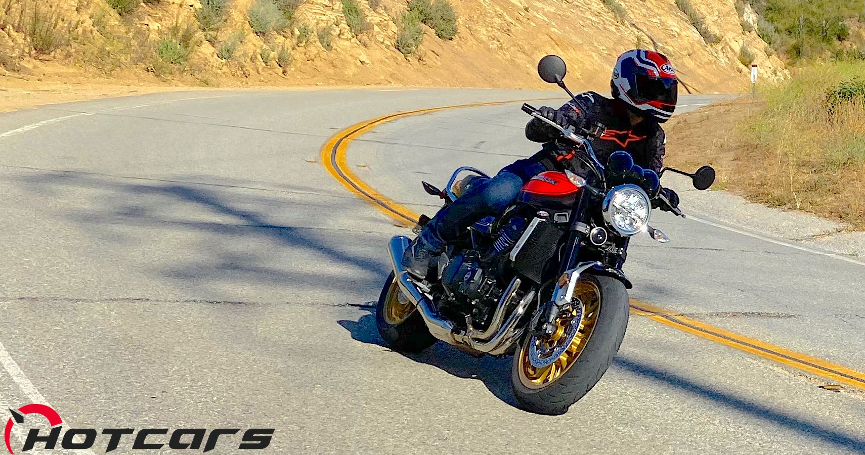 2022-Kawasaki-Z900RS-50th-lead