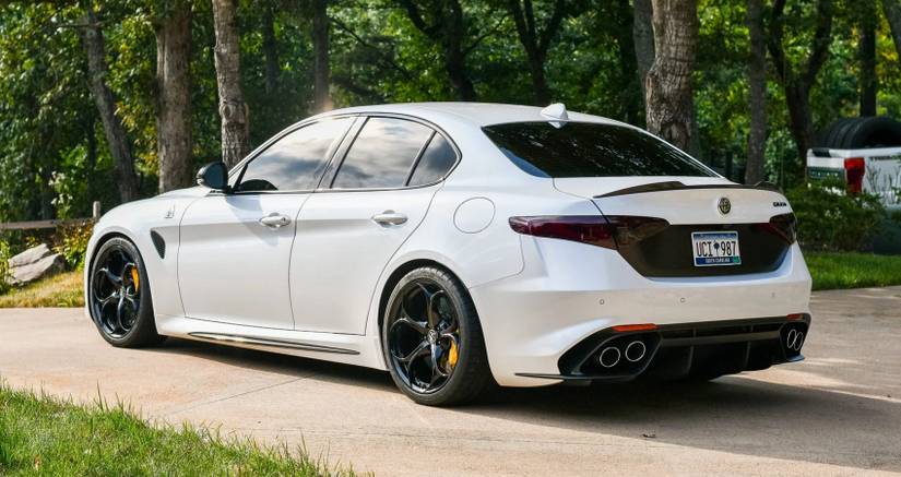 5 Sports Cars That Can Handle Everyday Duties (5 Delicate Garage Queens ...