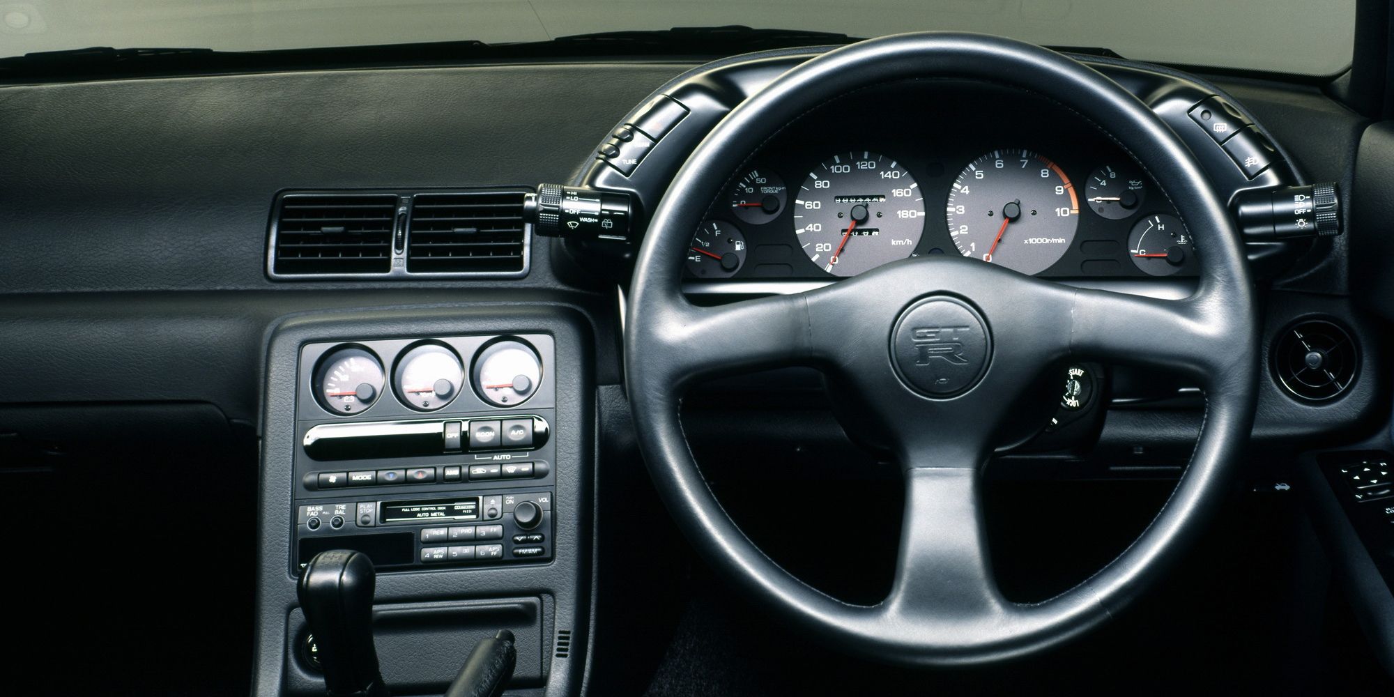Nissan Skyline R32 Interior 