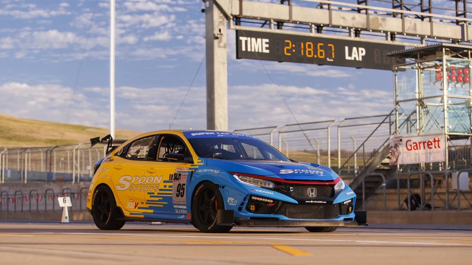 Larry Chen Checks Out Spoon Sport's Civic Type R