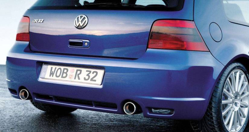 Volkswagen Golf R32 2002 rear shot blue car twin exhausts