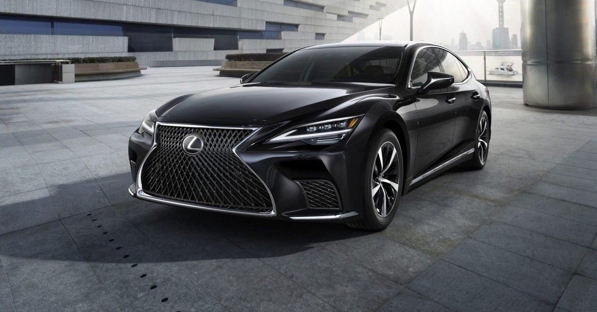 Lexus LS 2022 года может выглядеть как спортивно, так и шикарно
