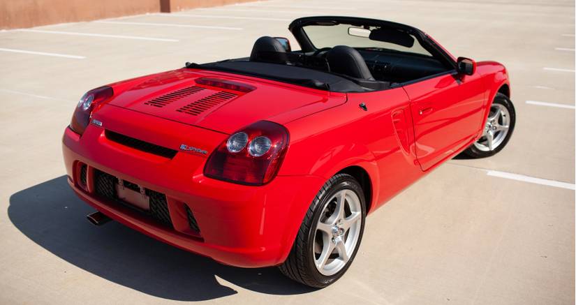 Here's Why You Should Consider The Toyota MR-2 Spyder Instead Of A ...