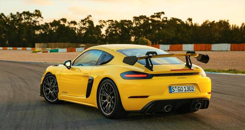 Gt4 Car Rear 10 Reasons Why You Should Buy A Porsche Cayman GT4 RS Instead Of A 911